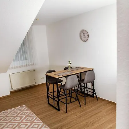 5 In Apartment